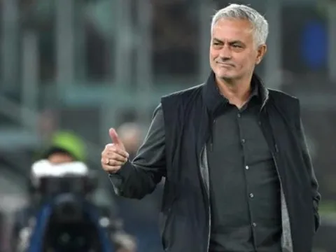 Vào vòng knock-out, Mourinho nhắc đến 'cá mập thất bại' ở C1