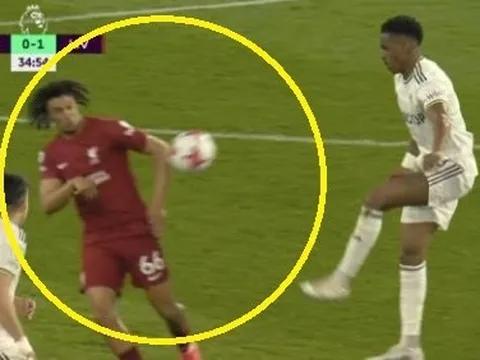 VAR bị chỉ trích trong trận thắng 6-1 của Liverpool
