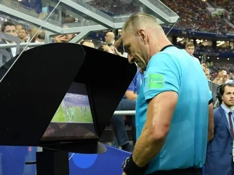 VAR chuẩn bị cập nhật, thời gian 'chết' sẽ tăng lên