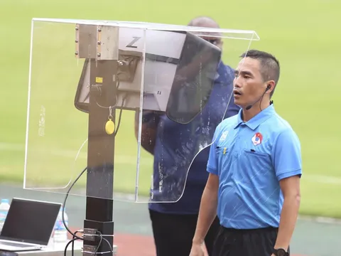 VAR gây nhiều tranh cãi, VFF lên tiếng