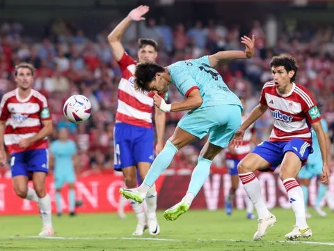 Tiếc nuối cho Felix ở trận Granada 2-2 Barca