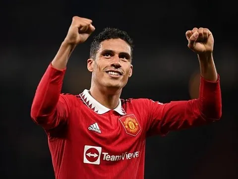 Man Utd bật đèn xanh để Varane rời đi
