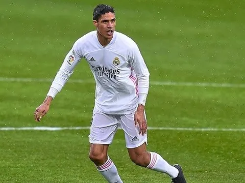 Ancelotti đáp trả nhận xét của Varane về bầu không khí ở Real Madrid