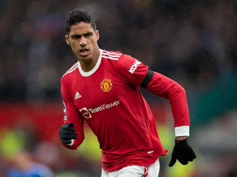 Varane trở lại: Phao cứu sinh cho Solskjaer?