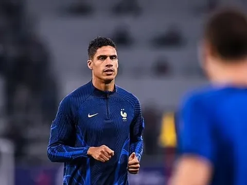 Varane và Giroud khiến Pháp đau đầu trước chung kết