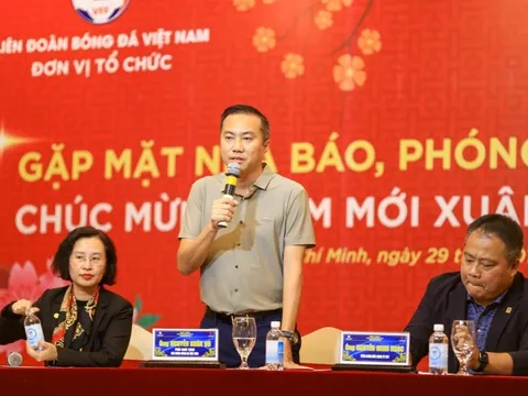 VFF góp ý HLV Troussier, V-League sẽ có thêm 2 xe VAR