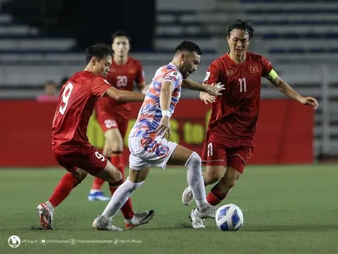 Báo châu Á khen ĐT Việt Nam; CĐV Thái Lan đòi sa thải HLV Polking