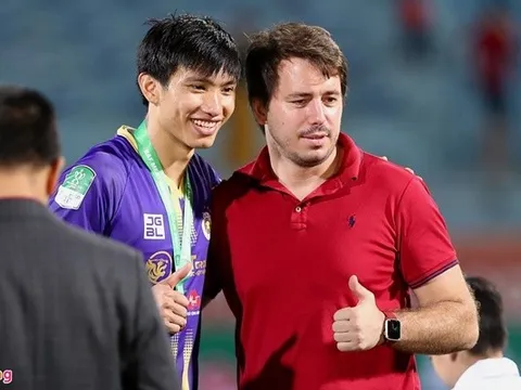 Đại diện Văn Lâm khen Văn Hậu