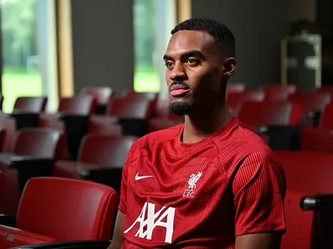 Vì Liverpool, Gravenberch ra quyết định sốc với Hà Lan