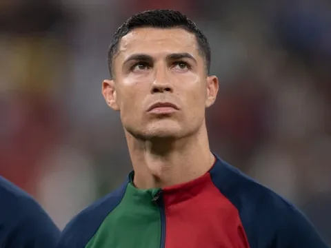 Vì sao Ronaldo dự bị?