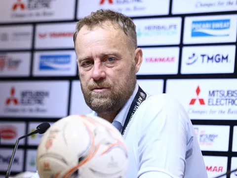 Vì sao Thái Lan chưa gia hạn hợp đồng cho HLV Polking?