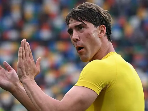 Vì sao Vlahovic trở thành mục tiêu chuyển nhượng của Arsenal và nhiều CLB?