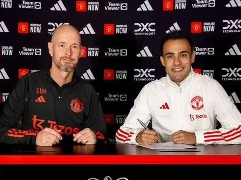 Vì tân binh, Erik ten Hag chống lại lãnh đạo Man United