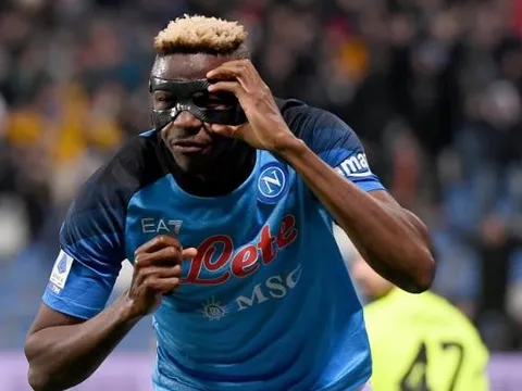 Victor Osimhen gật đầu với đội bóng Premier League