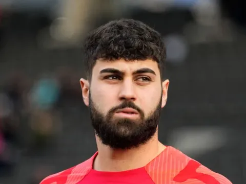 Vidic khen ngợi trung vệ mục tiêu của Chelsea