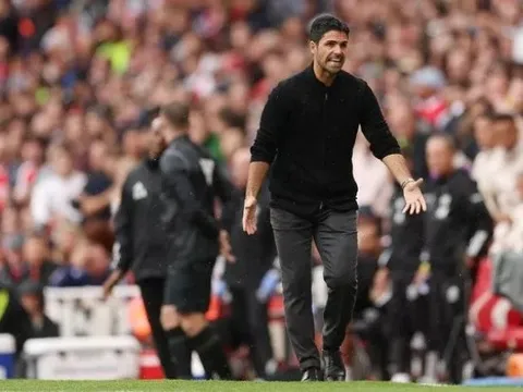 Việc bị loại khỏi FA Cup chỉ ra rằng Arsenal cần một tiền đạo