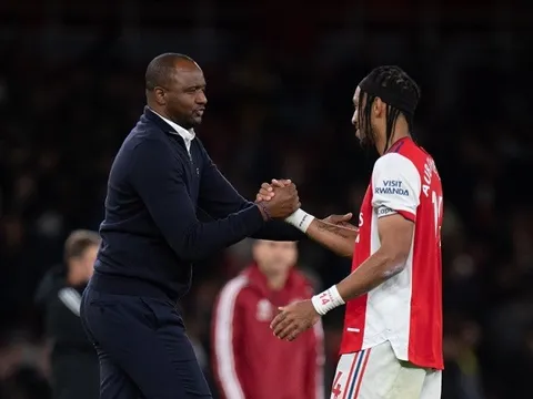 Vieira gỡ rối cho Arteta sau lùm xùm của Aubameyang