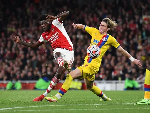 Vieira và Gary Neville chung quan điểm về Conor Gallagher của Chelsea
