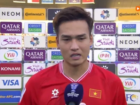 Bùi Hoàng Việt Anh cay đắng không nói nên lời sau trận thua Iraq