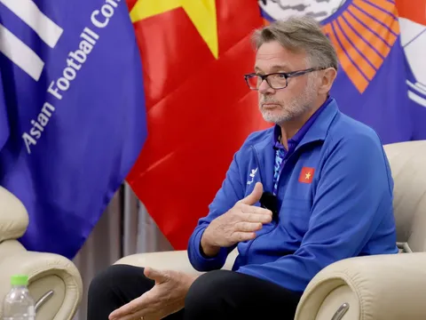 Việt Nam đấu Nhật Bản, AFC nhấn mạnh 1 điều về HLV Troussier