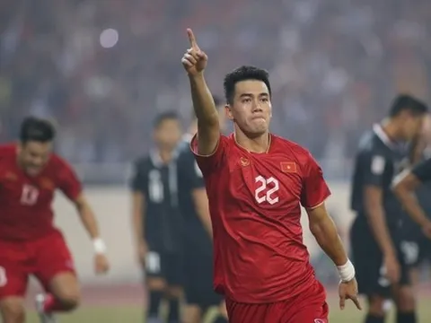 Việt Nam đè bẹp Indonesia vào chung kết AFF Cup: Thầy cao tay, trò hay!