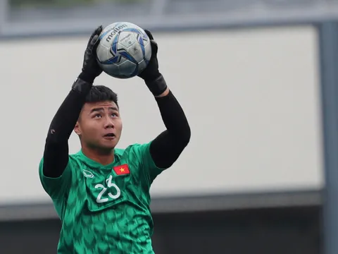 Việt Nam thua Oman, Hồng Sơn nhận xét về Văn Toản