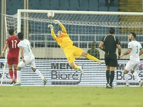 Indo mừng rỡ khi HLV Troussier loại thủ môn Việt kiều; Thái Lan đại bại trước Asian Cup