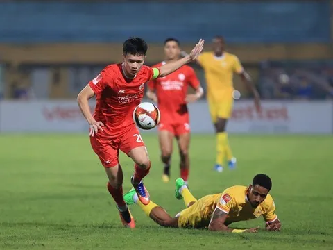 Khi 'Cơn lốc đỏ' hồi sinh mạnh mẽ