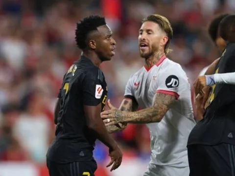 Sevilla đuổi CĐV khỏi sân, Vinicius phản ứng