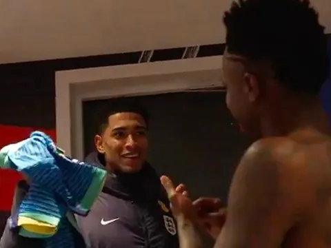 Vinicius xin Jude Bellingham áo đấu của sao Arsenal