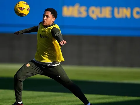 Ronald Araujo ấn tượng với tân binh Barcelona