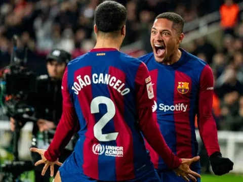 Vitor Roque ''khai hỏa'', Barca giành trọn 3 điểm