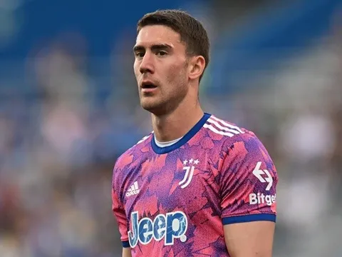 Man Utd, Arsenal nhận 'cú tát' từ Juventus