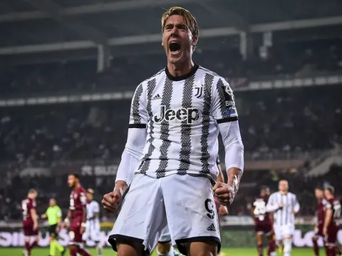 Barcelona tăm tia cùng lúc 5 sao Juventus
