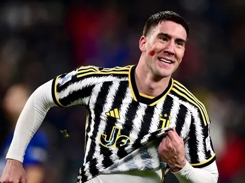 Chelsea bị Juventus “làm khó” vụ Dusan Vlahovic