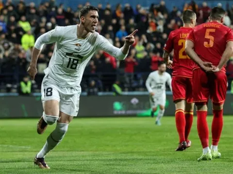 Vlahovic khiến M.U bối rối