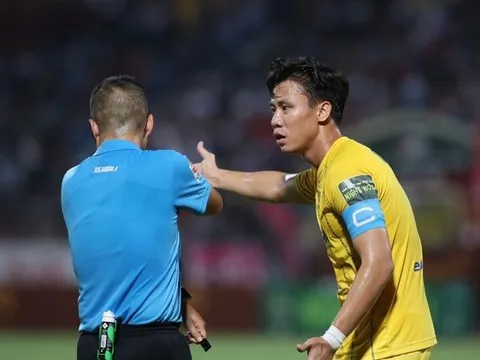 V.League lại 'nóng' vì sai lầm trọng tài
