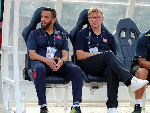U23 Việt Nam có HLV mới tạm thay ông Troussier; Thầy Park dẫn dắt ĐT Hàn Quốc?