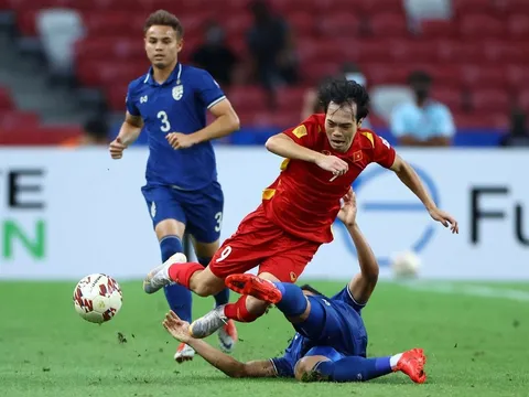 'Việt Nam phải mổ xẻ sau AFF Cup, thay đổi cách làm bóng đá'