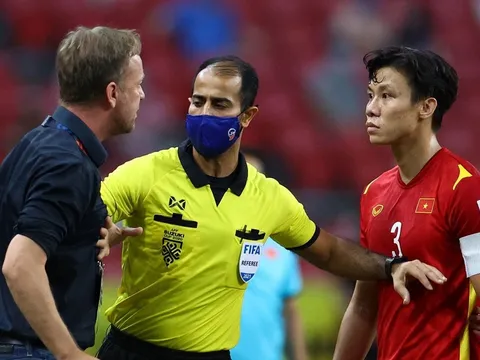 Thầy Park thua HLV Polking ở bán kết lượt đi AFF Cup