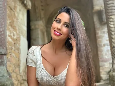 Vợ cũ kiện cựu sao Barca vì không trả viện phí cho con