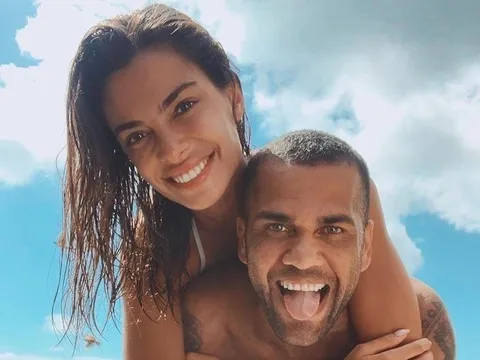 Vợ Dani Alves đòi ly hôn