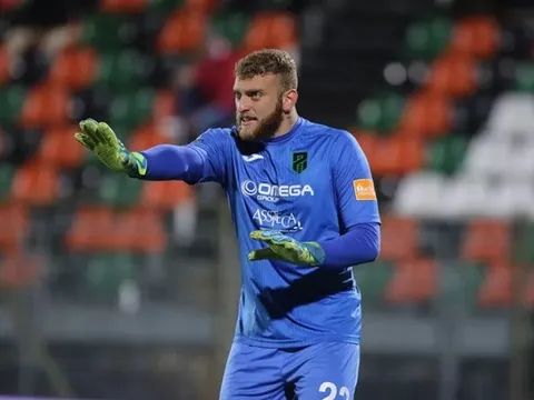 Vỡ mộng De Gea, Newcastle quan tâm "người nhện" Serie A