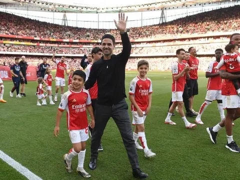 "Với 3 bản hợp đồng, Arsenal sẽ xếp trên Man United và Liverpool"