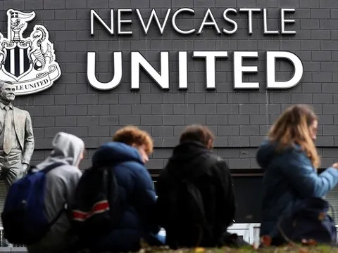 Với 4 ngôi sao Man Utd, hình hài Newcastle sẽ ra sao?
