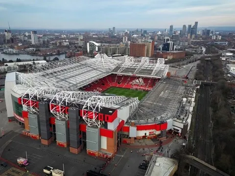 Vụ thâu tóm Man Utd: Các nhà đầu tư có hành động tiếp theo