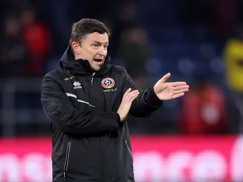 Vừa bị sa thải, Heckingbottom vạch trần sự thật về Sheffield