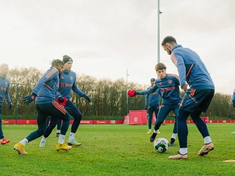 Vừa trở lại, Fernandes đã khiến đồng đội 'bở hơi tai'