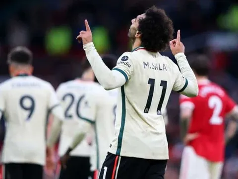 Vượt mặt Ramsdale và Chilwell, Salah được vinh danh