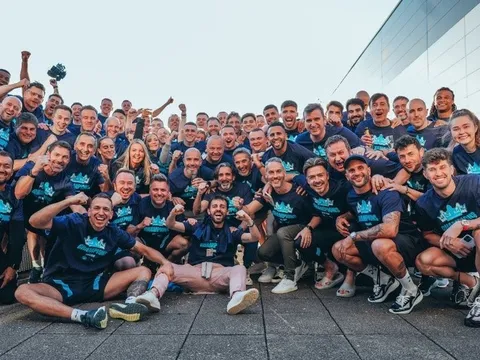 Arsenal vẫy cờ trắng, Gundogan lập tức đăng đàn